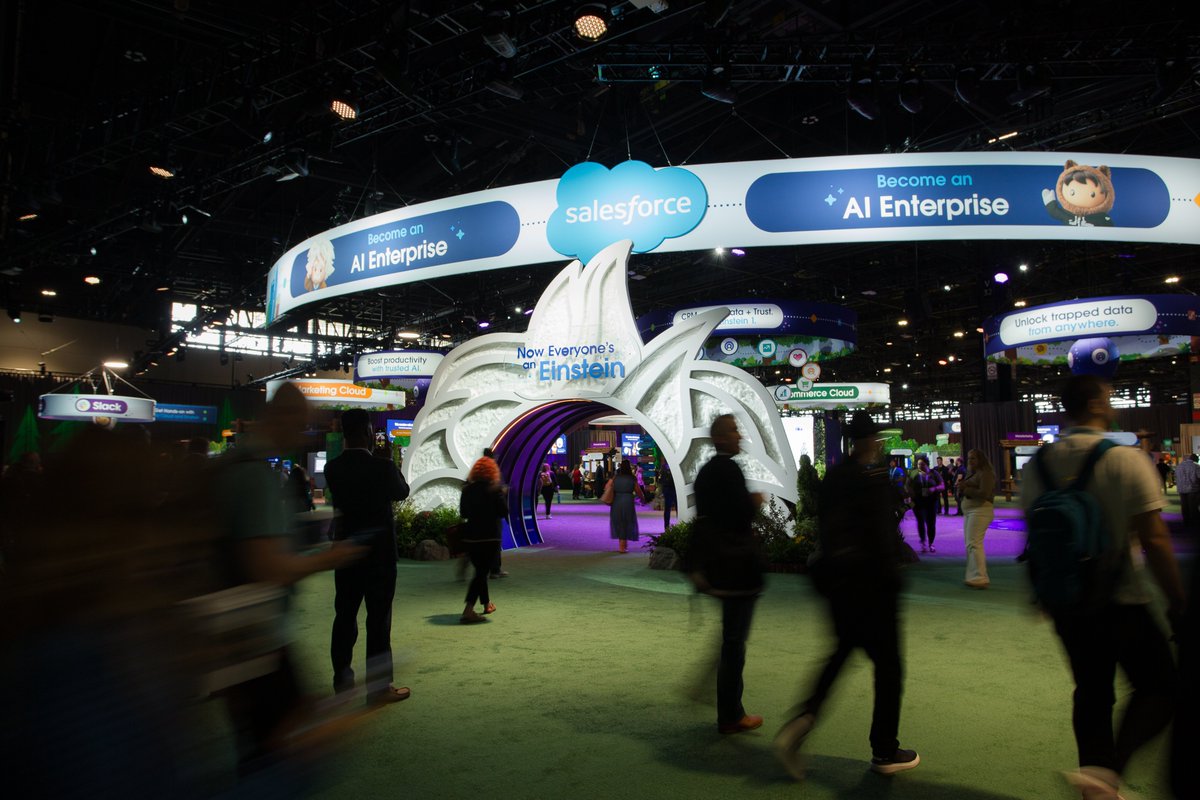 New at #CNX24 – TL;DR: 🆕 200+ Data Cloud Connectors 🆕 Data Cloud for Commerce 🆕 Einstein Personalization 🆕 Einstein Copilot for Marketing, Shoppers, & Merchants Get the full scoop on how to build your #AIEnterprise: sforce.co/4csoGuB