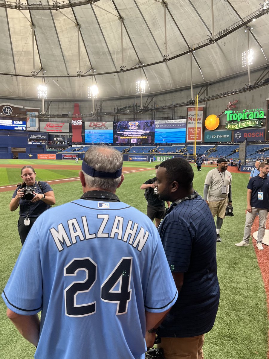 In the 🏠 ⁦<a href="/CoachGusMalzahn/">Coach Gus Malzahn</a>⁩ #RaysUp 🤝 #ChargeOn