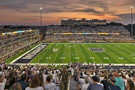 J_Hall77's tweet photo. ODU offered!!!! 🤴🏾🤴🏾. Blessed. @coacher_Hut @RickyRahne @ODUFootball @Coach_Nu27 @damehova9 #reignon 🦁 https://t.co/SS5lUnlnBD