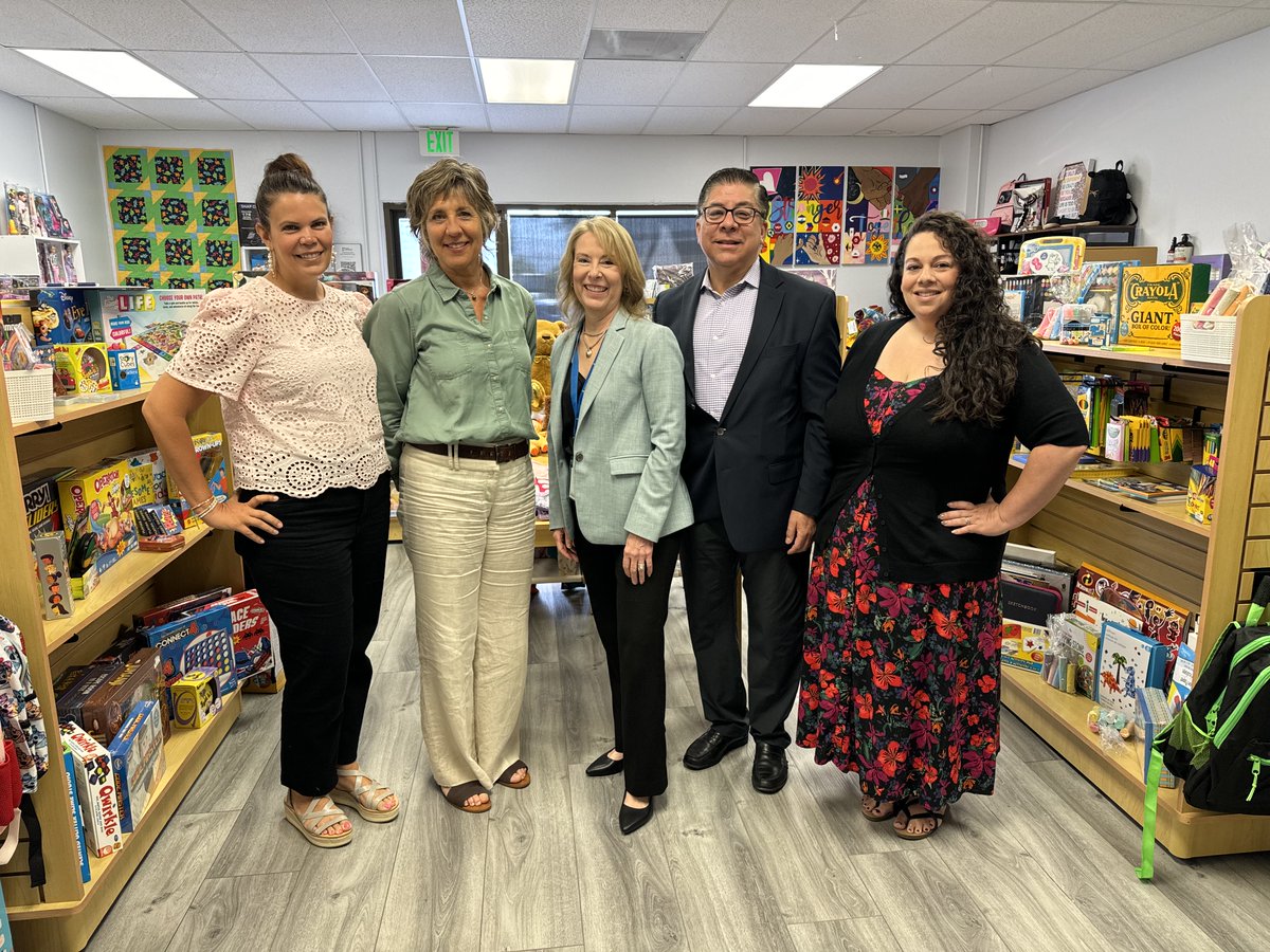 We were excited to welcome Dr. Mary Ann Dewan, the Santa Clara County Superintendent of Schools, to our office today. During the visit, we reviewed our latest outcomes report, which shows that 90% of our children who need academic support are receiving it because of our CASAs.