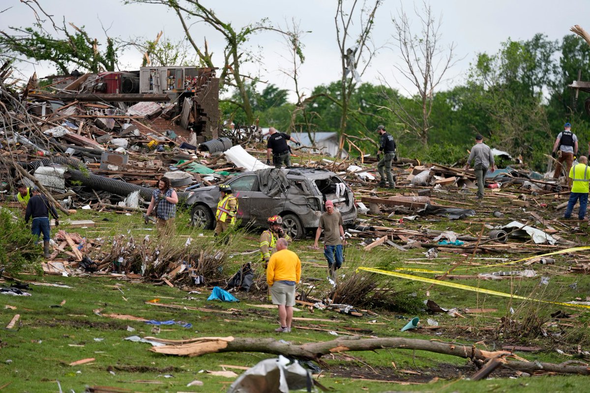keloland's tweet photo. Multiple people died Tuesday and at least a dozen were injured when a powerful tornado tore through a small Iowa town, carving a bleak landscape of destroyed homes and businesses, shredded trees, smashed cars, and widely strewn debris.
https://t.co/bP0kpq6PQl https://t.co/7qAfegNxKQ