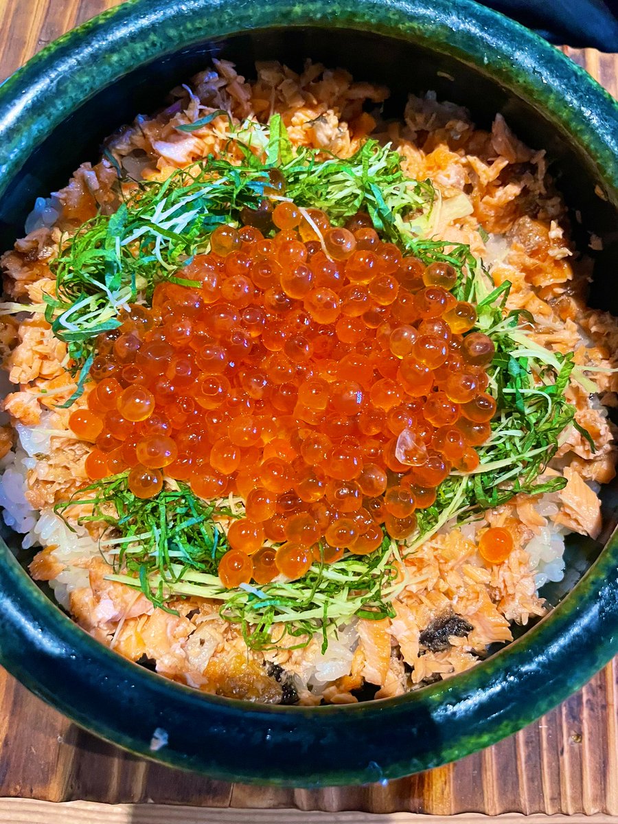 eatinglasvegas's tweet photo. There are no lengths to which we at @EatTalkRepeat will not go to inform you of the best in #LasVegas dining — including doing double duty Tuesday night from Japanese fantastic-ness at #RAKU to a #Monzu pizza party.
Work. Work. Work.
😉😋🍶🍝🍕🎏🇯🇵🇮🇹 https://t.co/GNeMs04N7B