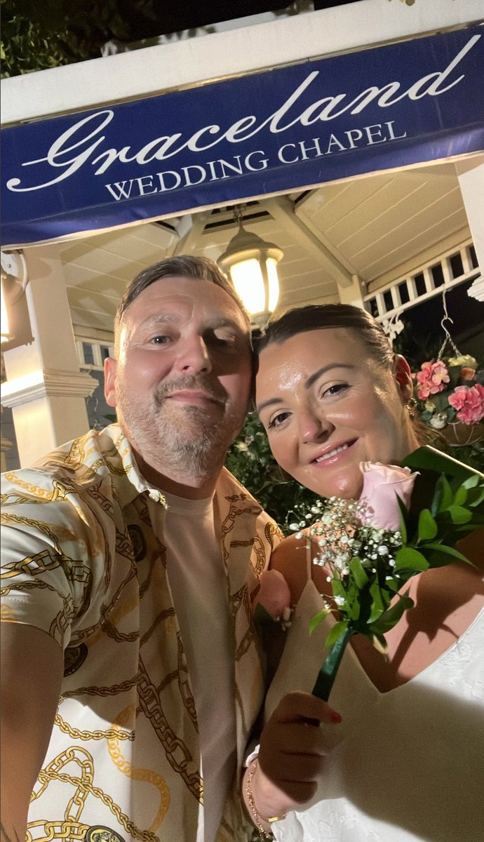 chic howe tweet media