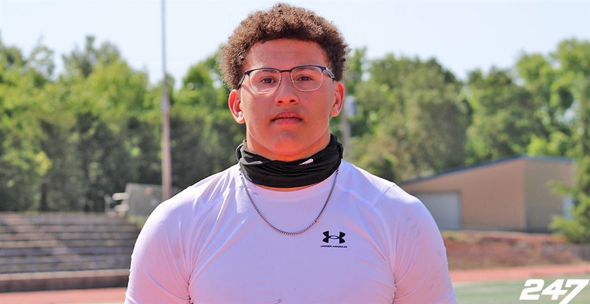 El Dorado Hills (Calif.) Oak Ridge tight end Kaleb Edwards has taken one official visit, has five more lined up and is targeting a summer decision 247sports.com/article/four-s…