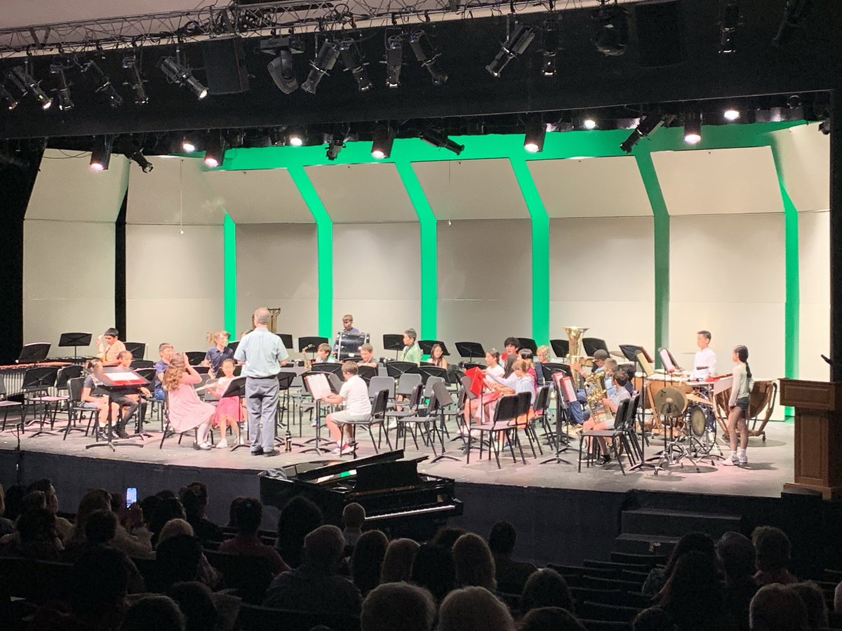 ChickeringDover's tweet image. Chickering grade 5 band at the Band Fest tonight!! ⁦@DSteachlearn⁩