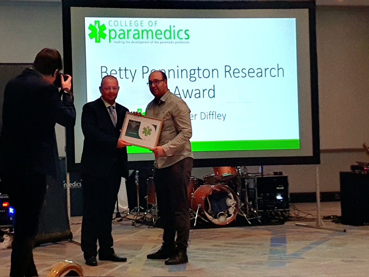 It was an absolute privilege to be in attendance to witness the inaugural presentation of the Betty Pennington Research Award by her husband @ParamedicsUK conference Well done to recipient @alex_diffley @YASResearch and to all the award winners