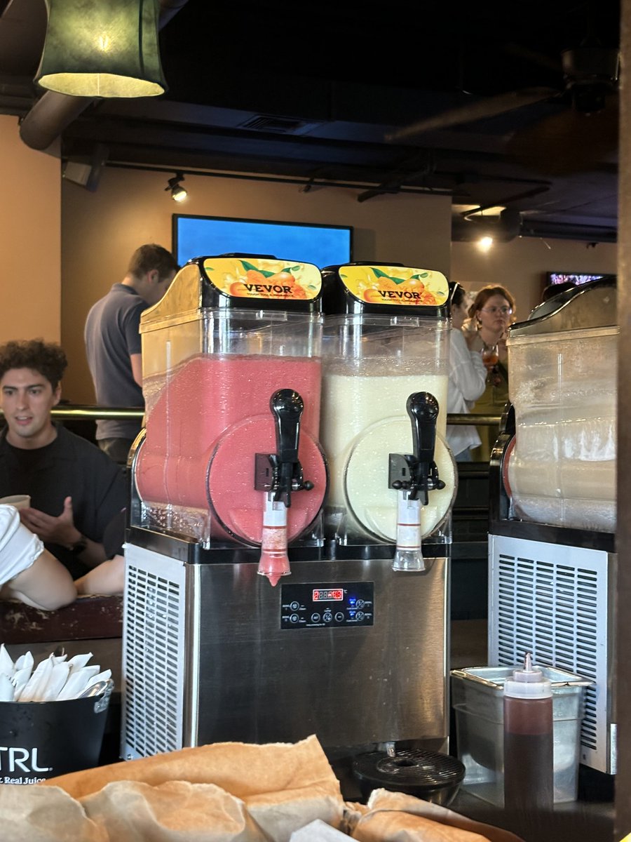 KidRockFan0's tweet photo. Offering $200 dollars and 10% of future daiquiri sales https://t.co/PNaMbDwqQW