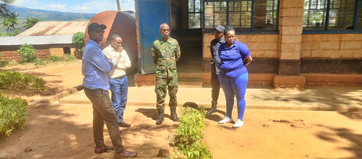 Mu Murenge wa kigarama twakiriye itsinda rigizwe n'umuyobozi w'Akarere Bwana Bruno RANGIRA ari kumwe nabandi bagize inama y'umutekano itaguye y'Akarere Bari baje gusura Site zahazatorerwa harebwa imyiteguro y'amatora.