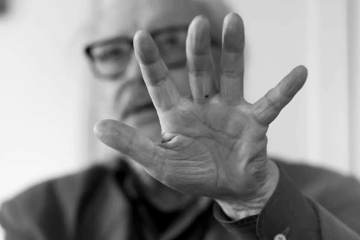 À Cannes, les ébouriffantes introspections de Godard, Carax et Desplechin telerama.fr/cinema/a-canne…