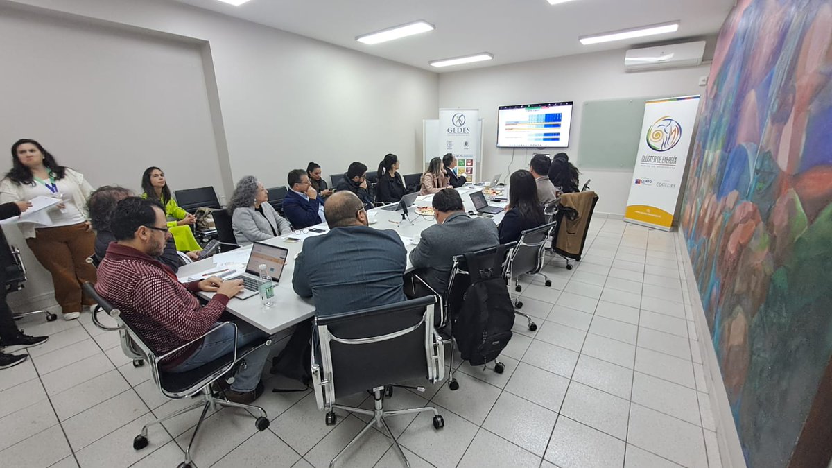 ⭐ 2a Sesión Consejo Directivo de gobernanza del PTI @cluster_energia 

Confirmación de la directiva del consejo

Presidencia <a href="/EnergiaAntof/">Energia Antof</a> 

Vicepresidencia <a href="/CorfoAntofa/">Comité Corfo Antofagasta</a>

¡Gracias por participar!

🔹 Iniciativa impulsada por <a href="/CorfoAntofa/">Comité Corfo Antofagasta</a> 🔹

🔹Programa agenciado a <a href="/GedesChile/">GEDES</a> 🔹