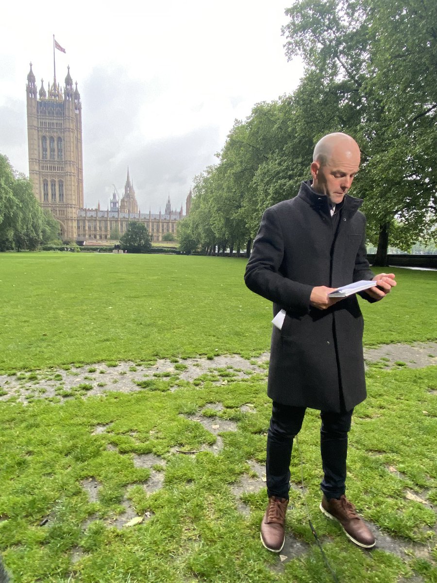 Ymunwch a ni yn San Steffan <a href="/NewyddionS4C/">Newyddion S4C</a> heno am 1930