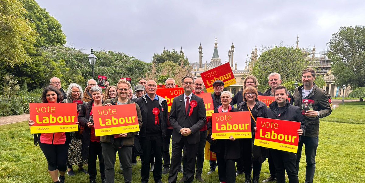 Out this evening with @TG4Pavilion 🌹

Brighton Pavillion deserves change!