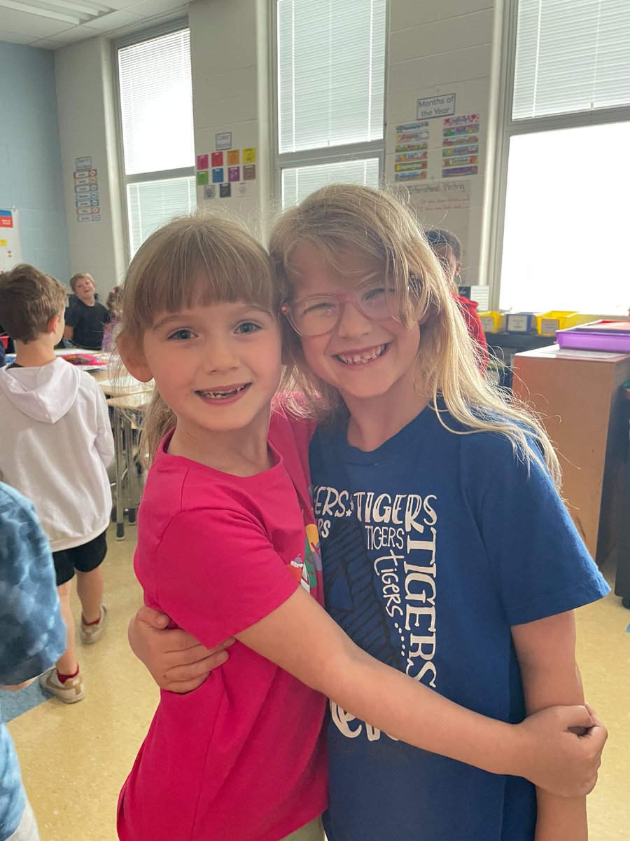 ❤️ It's always an exciting day when the Amelia kindergartners visit the first-grade classrooms. It's even more special when you get to see your cousin in that classroom! #WCconnects