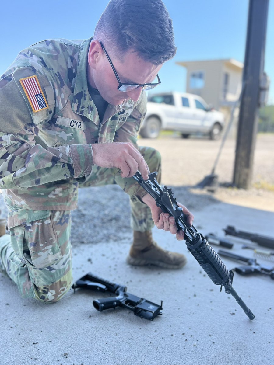 SCoE_CASCOM's tweet image. Day three of the 2024 CASCOM Best Squad and Drill Sergeant of the Year is in the books. 

#BestSquadCompetition #dsoy2024 #SupportStartsHere #BeAllYouCanBe