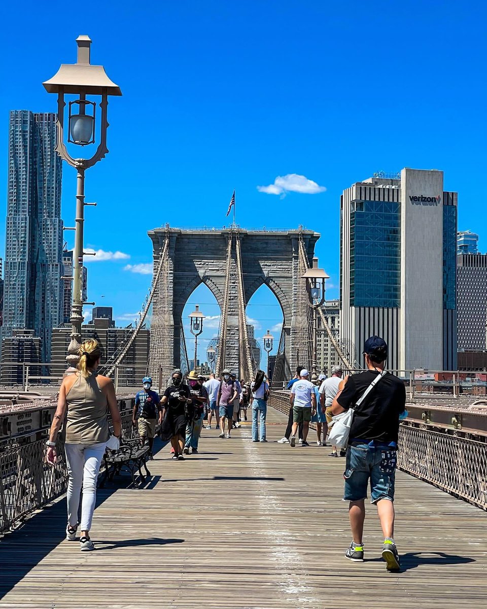 Brooklyn Bridge ☀️summer love 💜 #nyc #newyorkcity #brooklynbridge