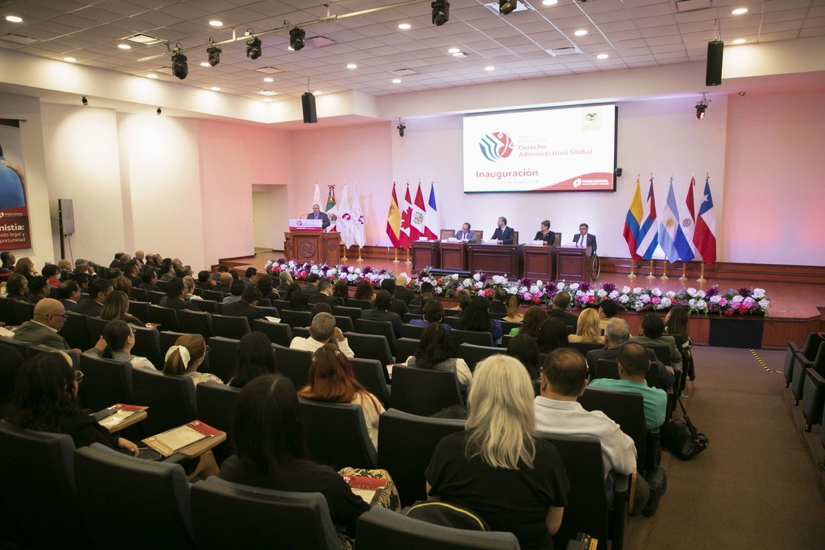 PJEdomex's tweet image. Al inaugurar el Congreso Internacional de Derecho Administrativo Global, @MagdoSodi comentó que el encuentro permitirá la reflexión en torno a diversos temas como la autonomía de los tribunales y la colaboración entre poderes, tema en el que destaca el #Edomex por la cooperación…
