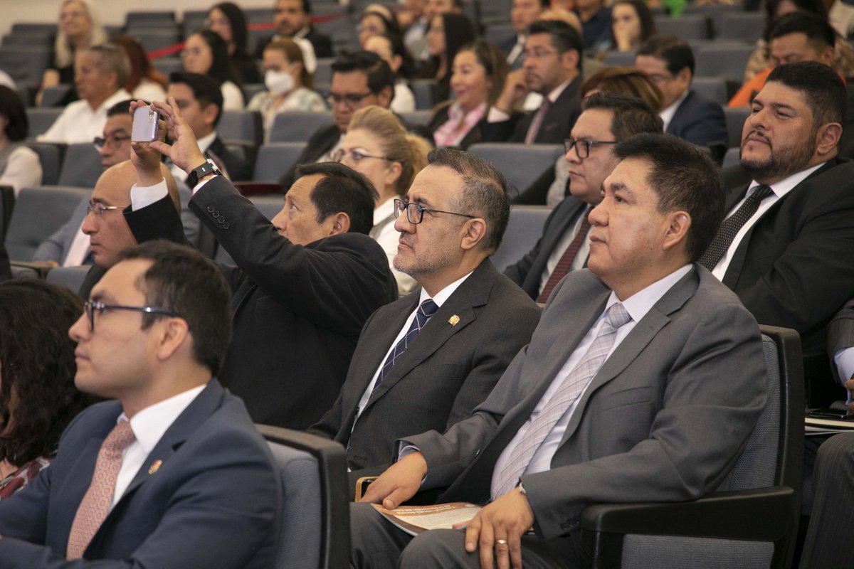 PJEdomex's tweet image. Al inaugurar el Congreso Internacional de Derecho Administrativo Global, @MagdoSodi comentó que el encuentro permitirá la reflexión en torno a diversos temas como la autonomía de los tribunales y la colaboración entre poderes, tema en el que destaca el #Edomex por la cooperación…