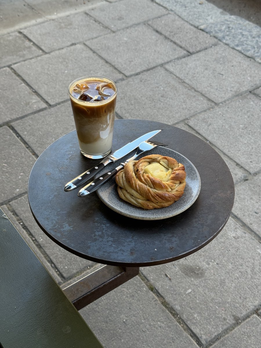 bjauntanywhere's tweet photo. day4 : stockholm ‘cafe&amp;shopping’ ☕️🥯🍴 https://t.co/r4bJEdcJBI