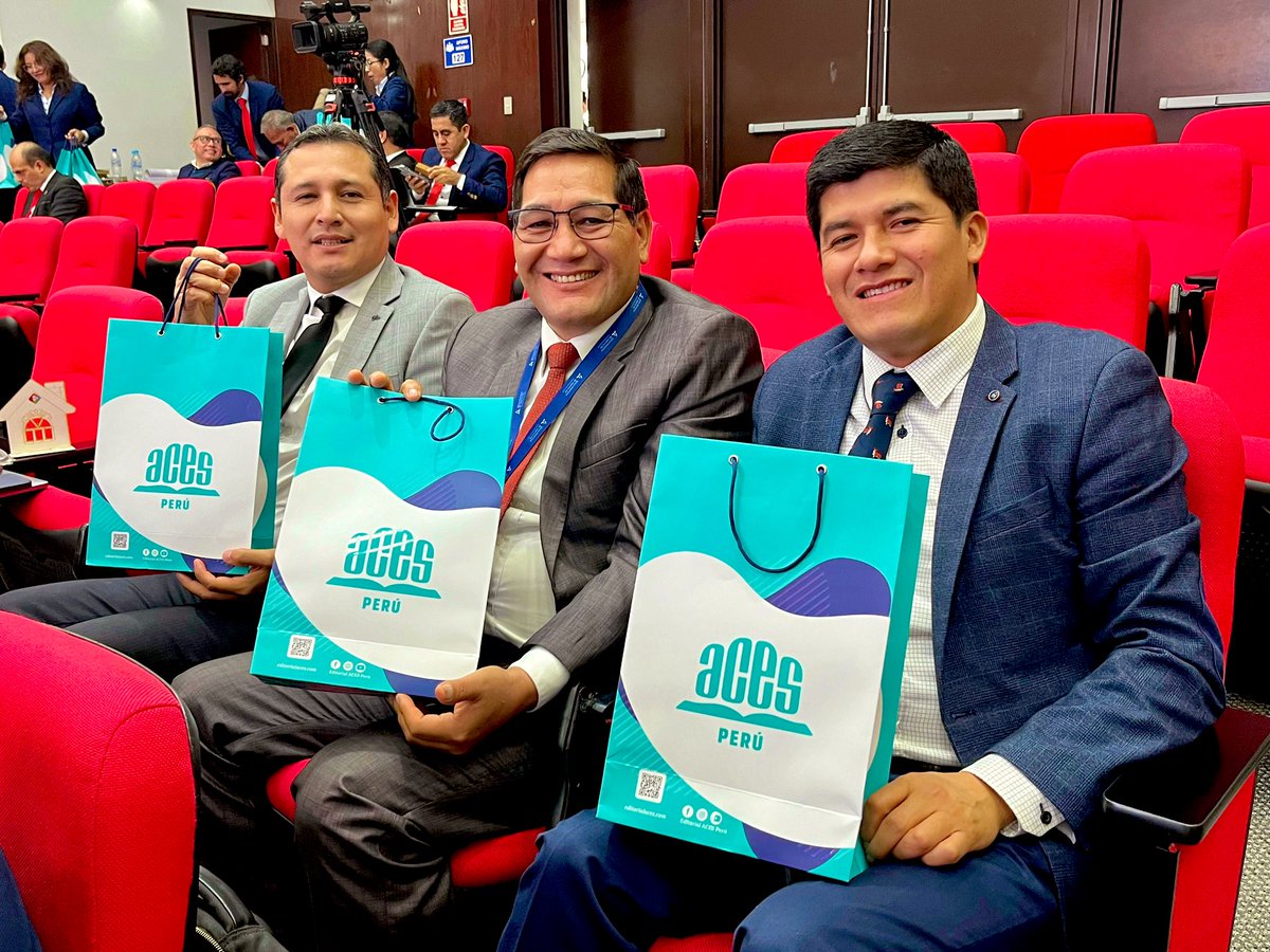 CPC Jorge Moncada, gerente general de ACES Perú 🇵🇪, presentó el lanzamiento de la mini colección de la Biblioteca del Hogar Cristiano 📚 en una presentación especial a precio accesible, con el fin de promover la lectura del Espíritu de Profecía en las familias. #JuntaPlenariaUPN