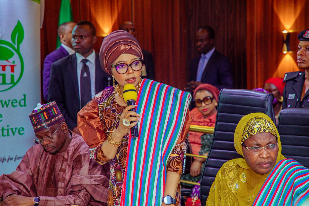 For the Renewed Hope Initiative Social Investment Program, the National Chairman, Dr Abdullahi Ganduje, received a delegation led by the wife of the VP, Hajiya Nana Shettima, representing the wife of the President, Sen. Remi Tinubu, accompanied by the wife of the Senate President