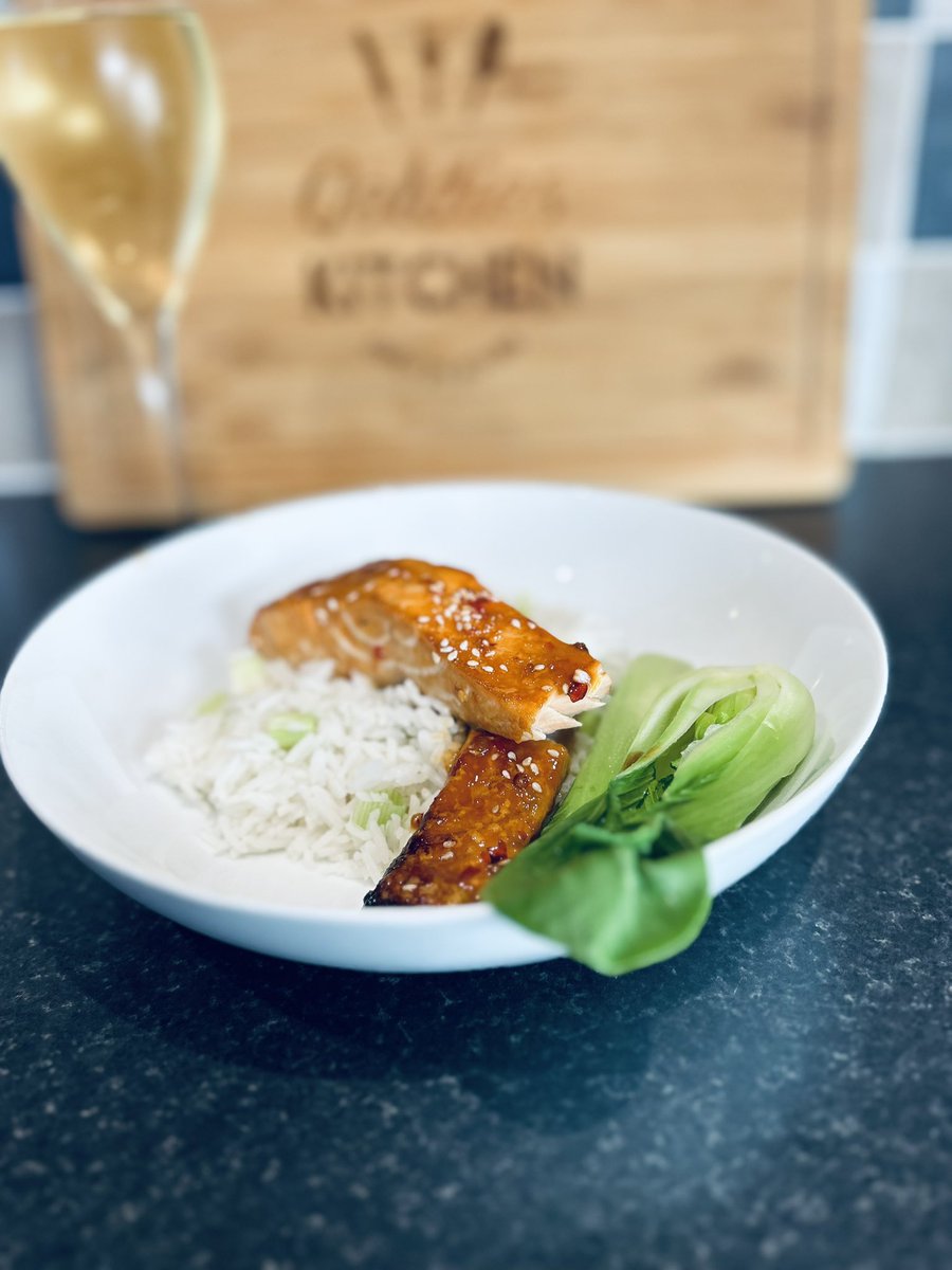 Salmon with pac Choi Teraki and chilli sauce with basmati rice and spring onions cheers👍👍