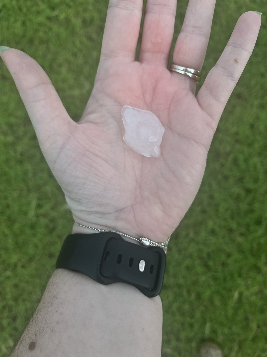 Kate_W22's tweet photo. @ryanvaughan some hail from Lake City. Love how you can see the layers in that second one. https://t.co/EBuSqL6X9Q