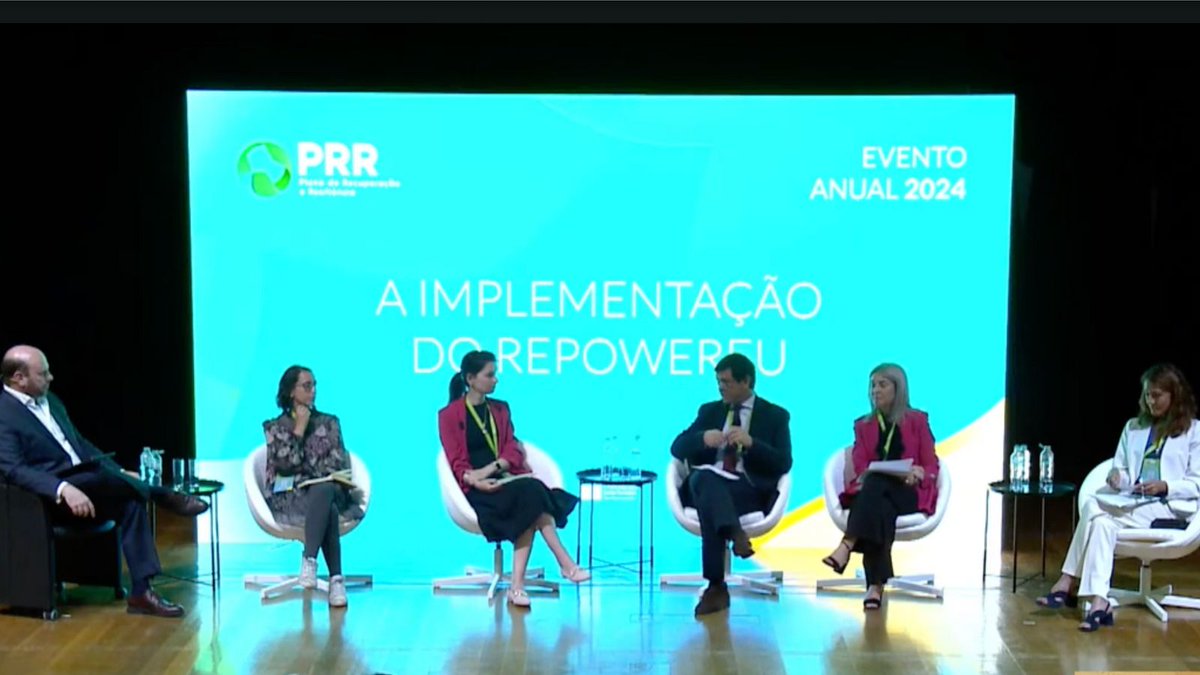 O evento anual do #PPR realizado hoje, contou com a participação do Diretor do FA no painel dedicado ao #REPOWEREU. Marco Rebelo destacou os apoios do FA à #eficiênciaenergética dos #edifícios e à concretização de #CER e #AutoconsumoColetivo.
Assista aqui bit.ly/3WRbzNY