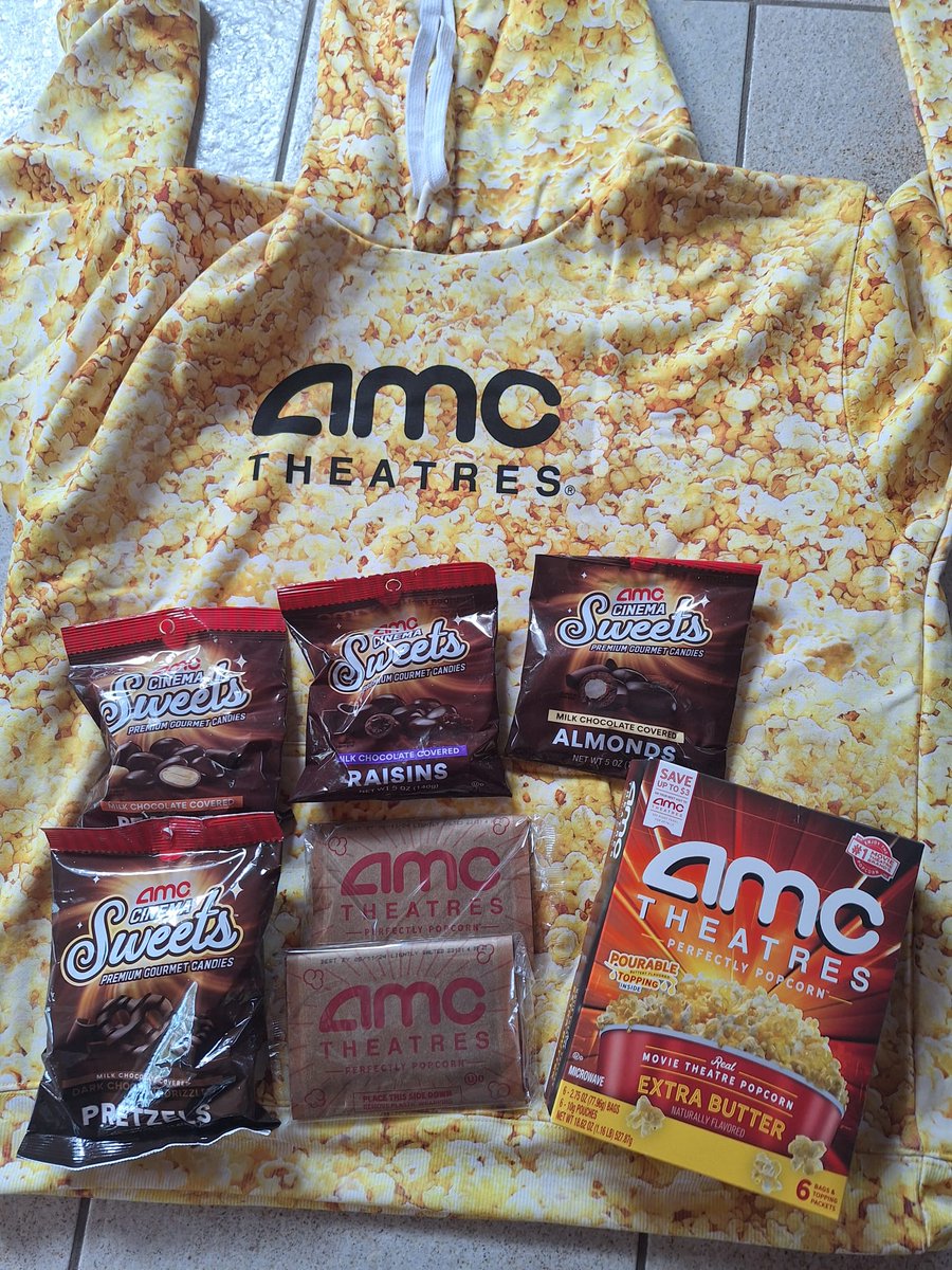 Tobicrypto1's tweet photo. Wen Kaufland can not deliver we do it by ourselves..🤝 
#kingdomoftheplanetoftheapes 
#AMCTheatres 
#AMCARMY 
#amcpopcorn
#amcsweets 
 Thanks for this awesome comunity.
We make #AMC stronger
#APESNEVERLEAVING
💎🙌🦍🇩🇪🚀 https://t.co/tv6pdIXCVq