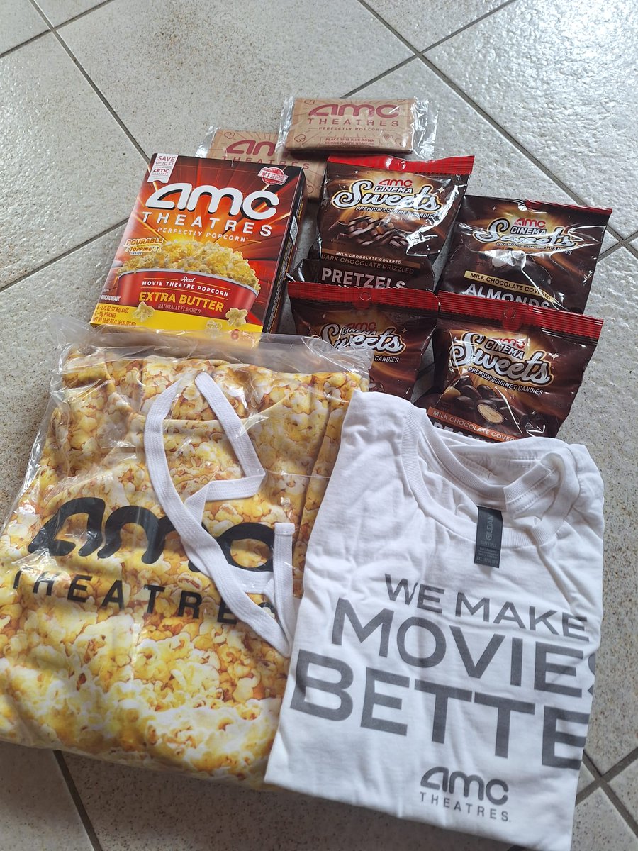 Tobicrypto1's tweet photo. Wen Kaufland can not deliver we do it by ourselves..🤝 
#kingdomoftheplanetoftheapes 
#AMCTheatres 
#AMCARMY 
#amcpopcorn
#amcsweets 
 Thanks for this awesome comunity.
We make #AMC stronger
#APESNEVERLEAVING
💎🙌🦍🇩🇪🚀 https://t.co/tv6pdIXCVq