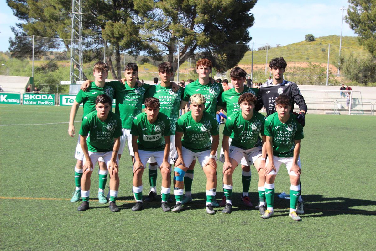 Si eres juvenil y quieres jugar en el #CDToledo esto te interesa:

🔜⚽️ Mañana son las pruebas para los nacidos en 𝟮𝟬𝟬𝟲, 𝟮𝟬𝟬𝟳 𝘆 𝟮𝟬𝟬𝟴.

⏰ 20h
🏟️ Paulino Lorenzo
⚠️Obligatorio autorización del club actual.
👨🏻‍💻 Apúntate en bit.ly/4bMx4Ui

#SiempreCDToledo 💚⚪️