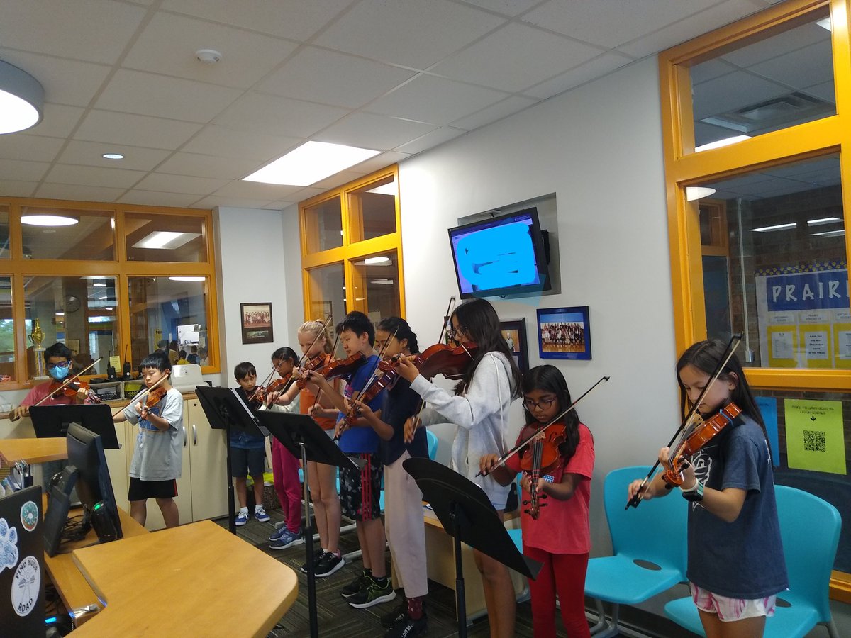 WinnieClausell's tweet photo. Music performances and Math Ball ♥️ #PrairiePumas #joy #inspire96 https://t.co/AkygxuFfh0
