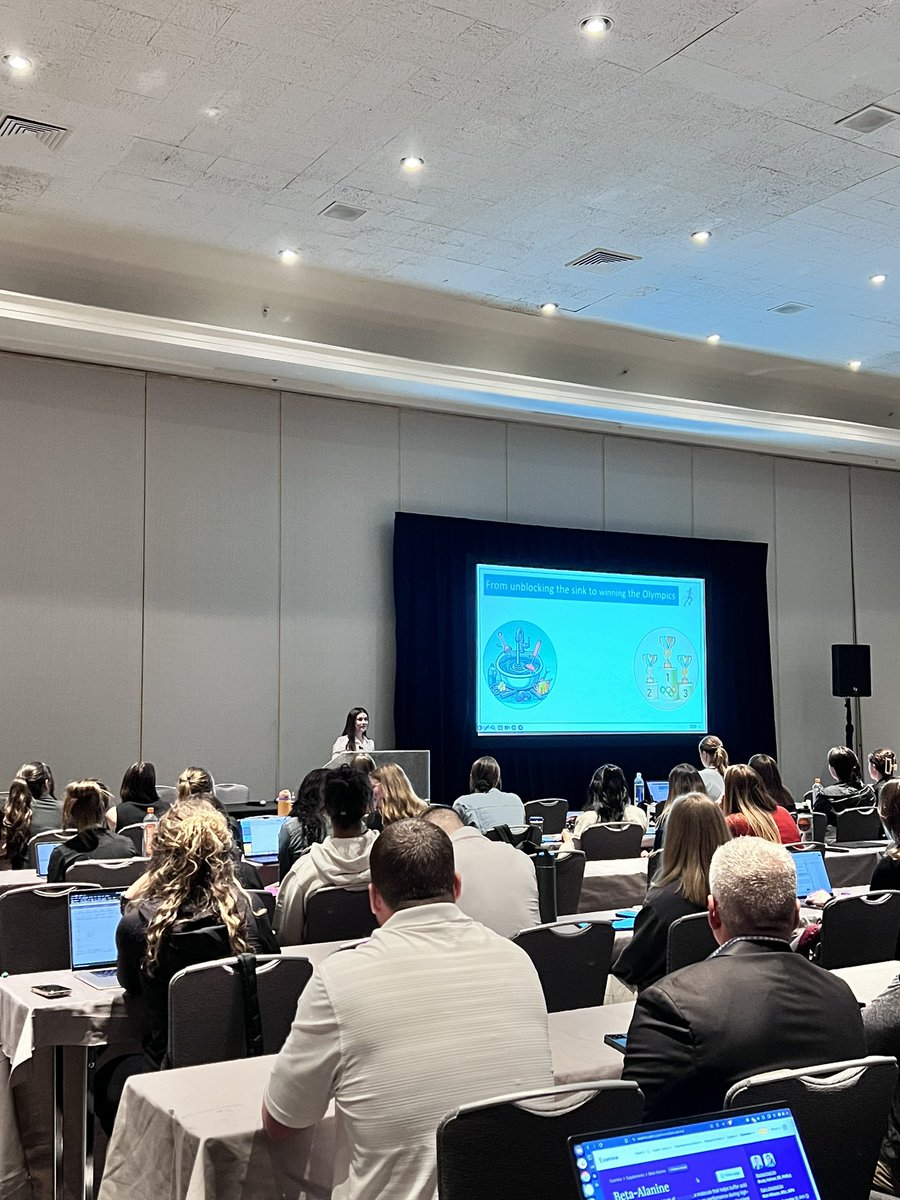 BSinger10's tweet image. Day 2 at #CPSDA2024 @luanaindaia speaking on Sodium Bicarbonate @fuelingvictory