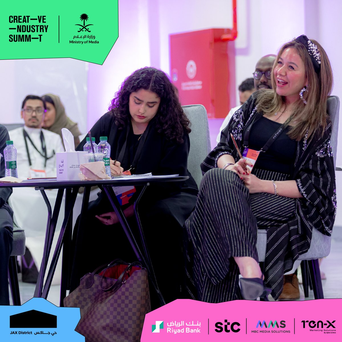 creativeindMENA's tweet image. Check out these behind-the-scenes peeks from the #CreativeSummit workshops! 🎨✨