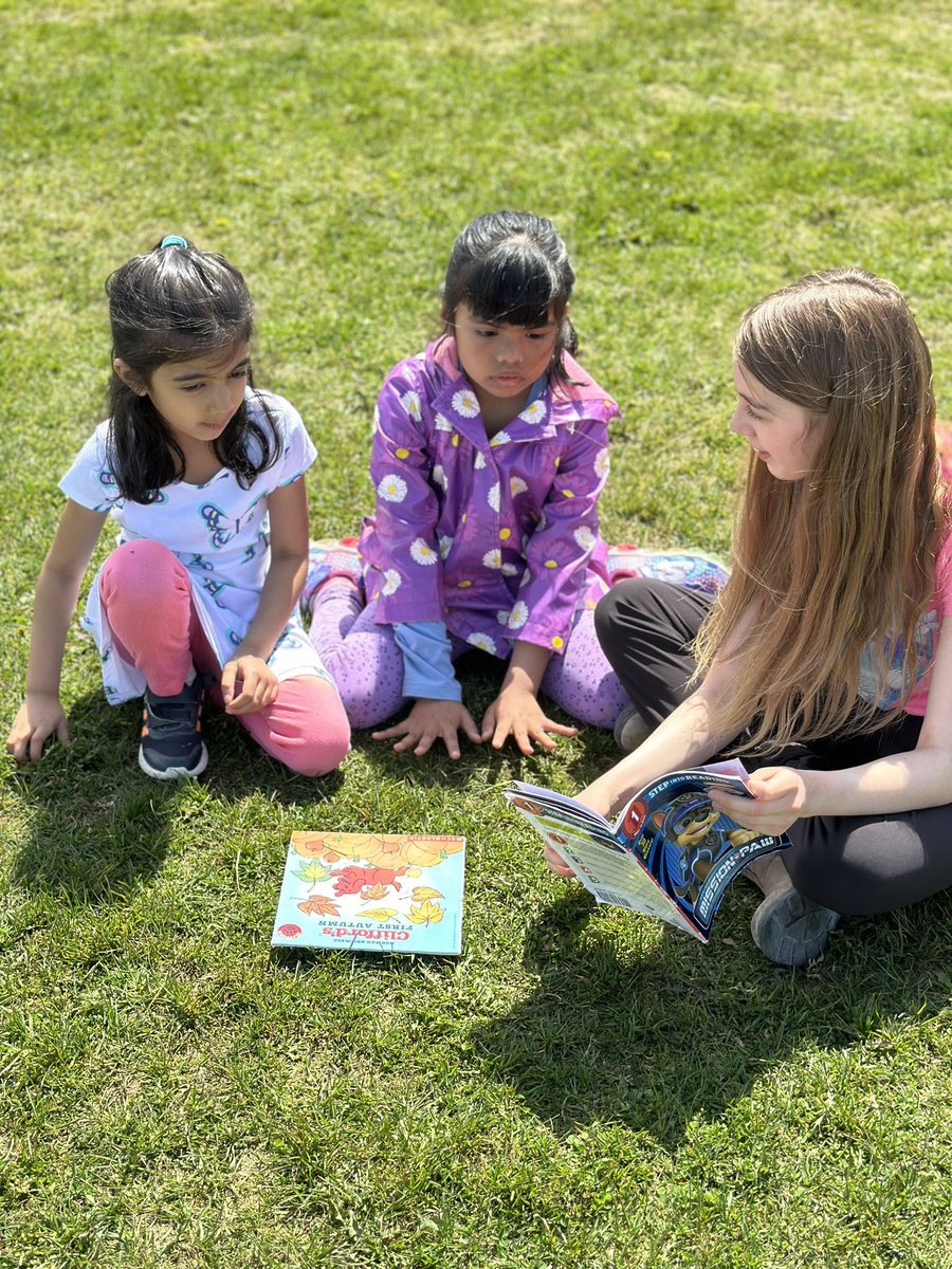 We took our buddy reading outside yesterday! ☀️ 📚 <a href="/AdmiralsAcad_NL/">Admiral’s Academy Navigators 🏳️‍🌈</a> <a href="/MsKennedyGrade5/">Ms. Danielle</a>