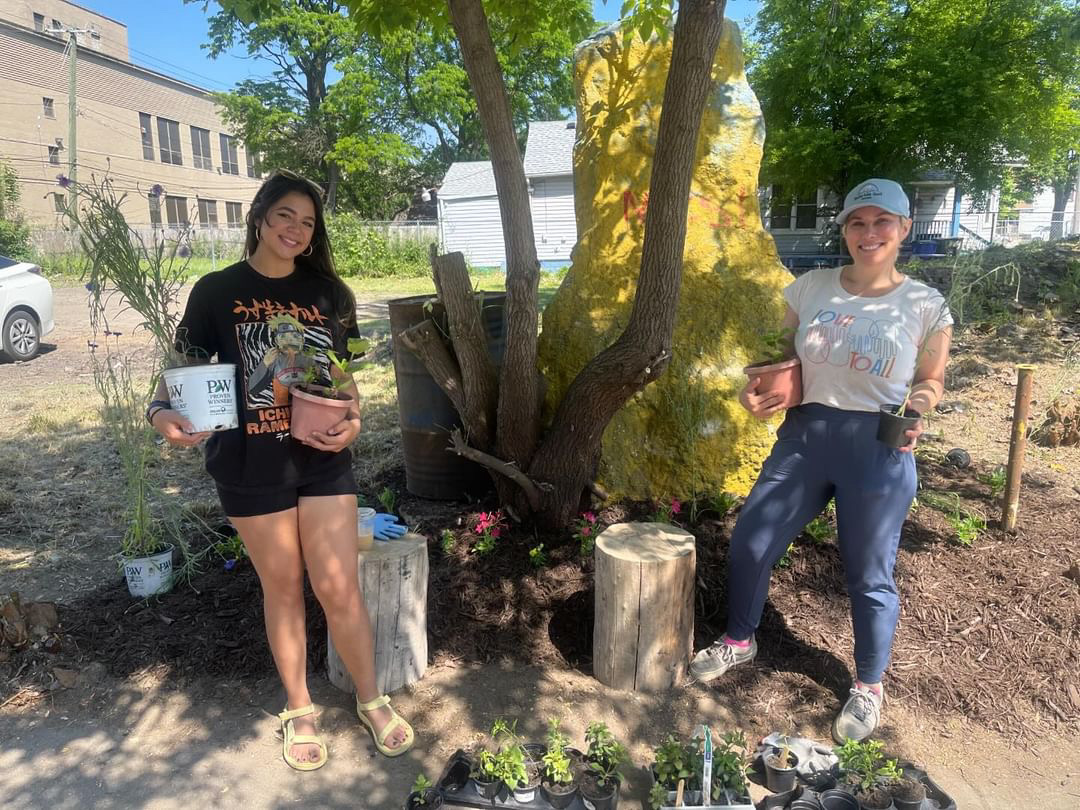 Meet our green-thumb superheroes, Jennifer Giroux and Dolores Perales from our current Detroit cohort Detroit, Michigan! 🌿 

Their partnership with Cadillac Urban Gardens has turned Bagley Street into a blooming masterpiece. 🚌 💚