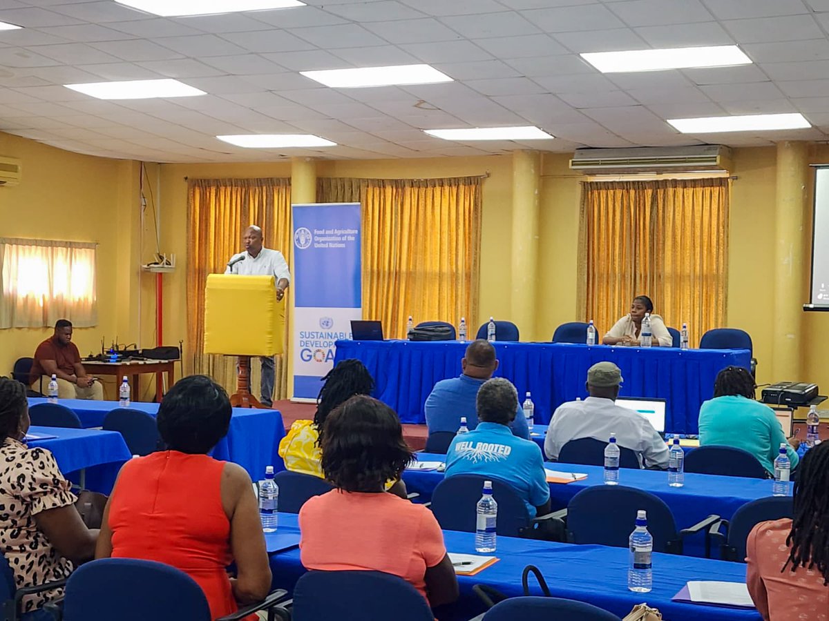 🇻🇨🌶️During the opening of the #SVG Hot Pepper Evaluation & Cost of Production Workshop, @FAOCaribbean Subregional Coordinator, Dr Renata Clarke delivered remarks followed by a special presentation by Hon. Saboto Caesar, Min. of Agri. #valuechains4change