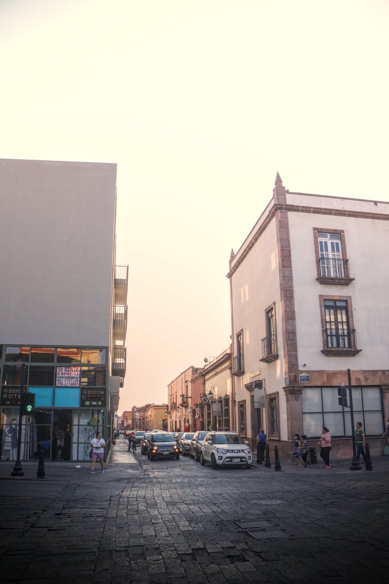 Calles llenas de huellas...
.
.
.
.
.
.
.
.
.
#Querétaro #México #queretaromexico #lugares #callesconmemoria  #CentroHistórico #photo #photography #photographer #streetphoto #canon #canonphotography #Streetphotography #photoart #photoofday #queretaLOVE #presumeAQro #Fotografía