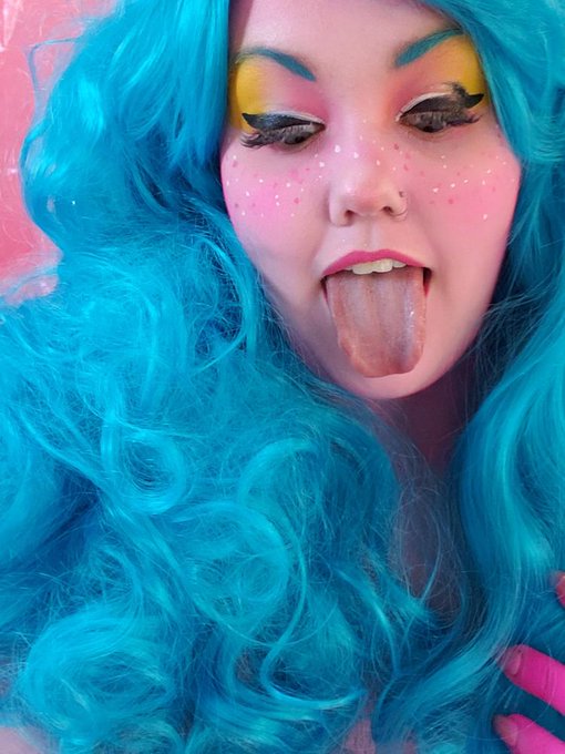 Excellent! Another sale! Galaxy Queen https://t.co/G15P4R5TOp https://t.co/boQ0Q7KUcJ