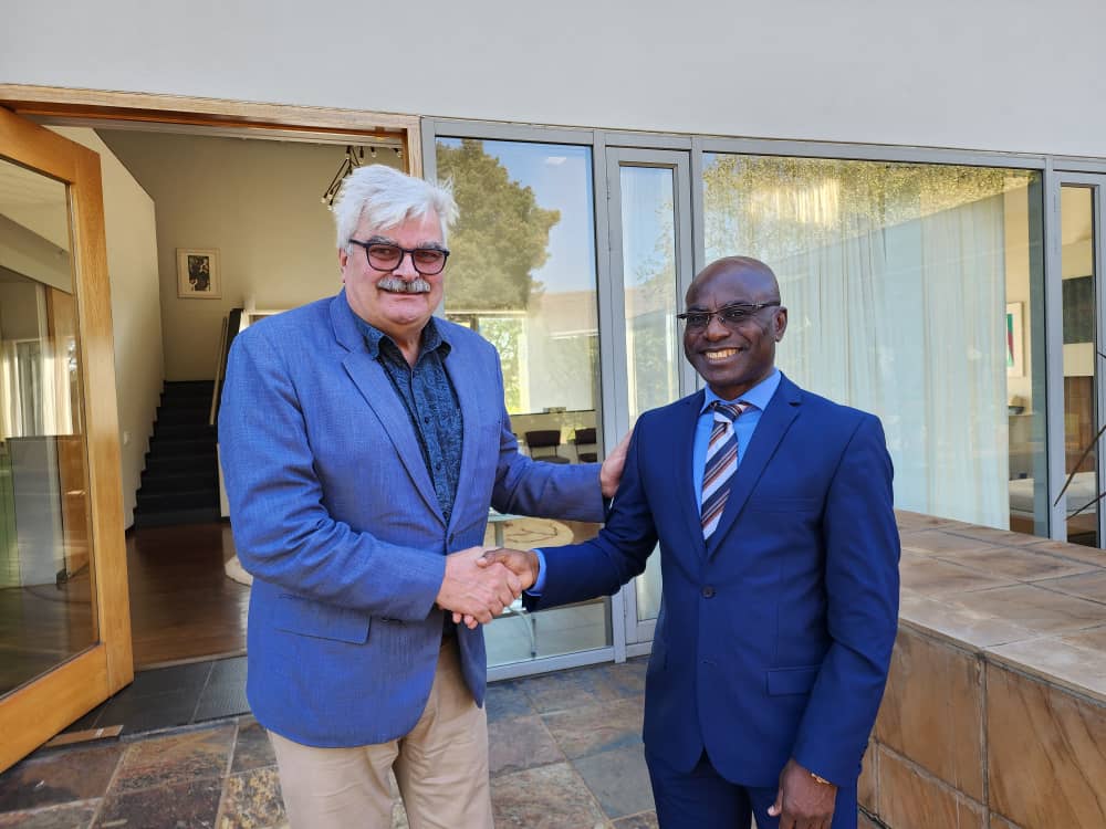SamOcranKweku's tweet photo. Today, had great dialogue with HE Hakan Juholt, the Sweden Ambassador to SA. His strong passion for education of children was easily noticeable. Look forward to strengthen our partnership for the benefits of children.#UNICEFNamibia, 🇸🇪 Embassy, @SwedeninSA https://t.co/pHiaL5GOB6
