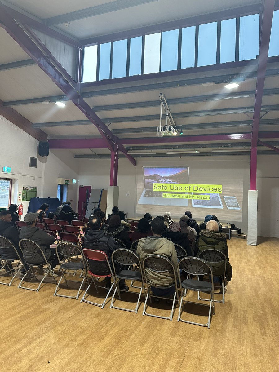 Thankyou to all our parents that turned up to Feversham’s Online Safety workshop with Miss Afzal and Mr Hassan! #esafety #staysafe #onlinesafety