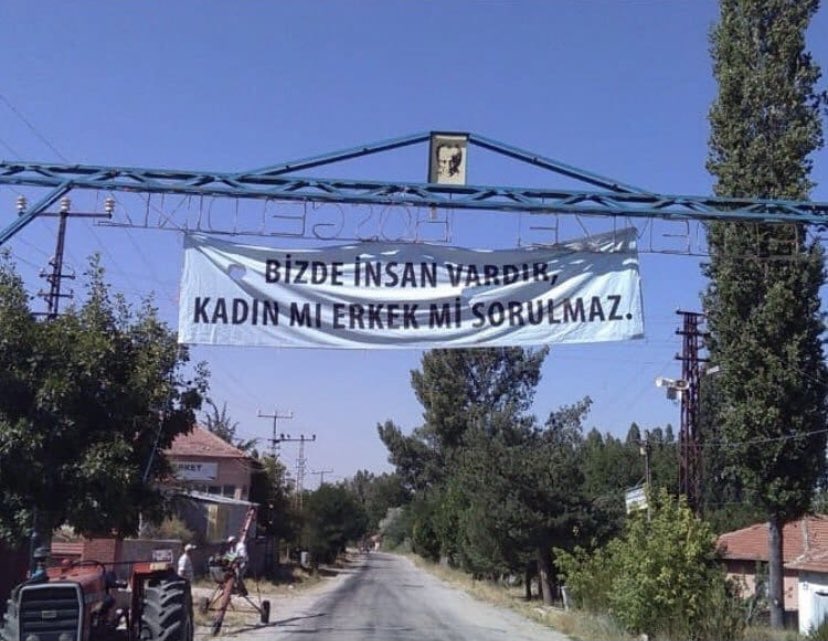BaddiesAlevi's tweet photo. bir Alevi köyünün girişi https://t.co/QmWMl76hj8