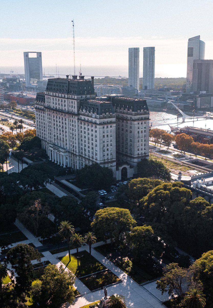 Ford Simone tweet media