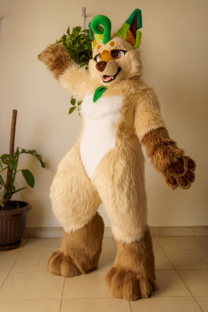 What's is this!? An Ivy pupper appears 🍃, Fullsuit made under c0mm, really enjoyed making them 🌱