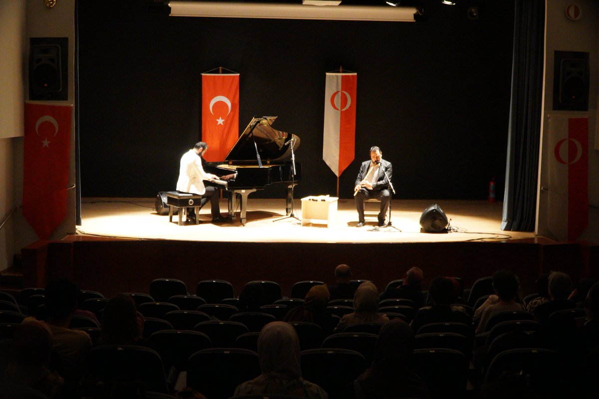 odtumebiva's tweet photo. ODTÜ Kültür ve Kongre Merkezi'nde organize ettiğimiz "Doğudan Batıya Nefes Yolculuğu" adlı konserde Sercan PEŞAN ve Görkem EDİZ büyüleyici performanslarıyla dinleyicilere unutulmaz dakikalar yaşattılar. 
@METU_ODTU https://t.co/iADWH88eN7