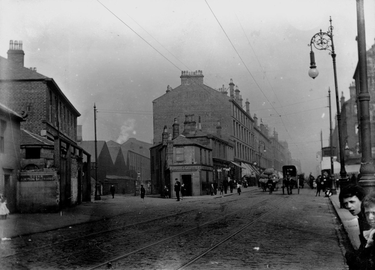 unction of Main St and Govan Rd with Govan shipyard (Mackie & Thomson) in the background, N.d. Archive Ref: P4842