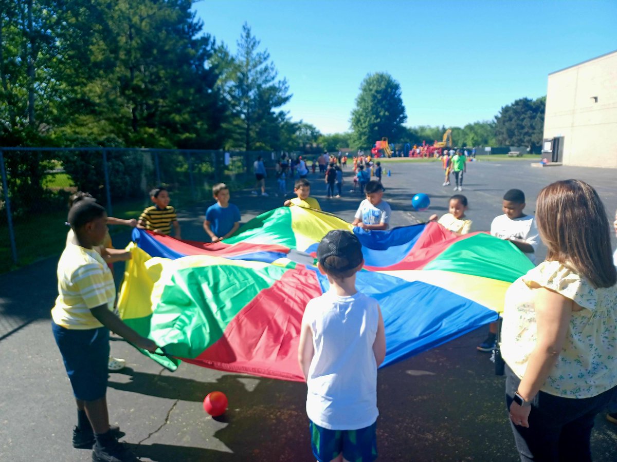 Field Day is in full swing today here at Oak View!! I'll post more photos as I get them! #everylearner365 #ourhouse