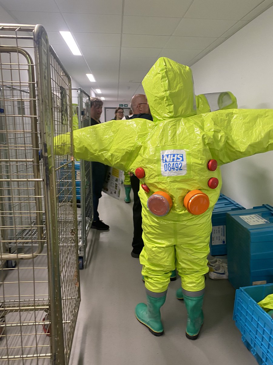 EmergencyDepar2's tweet image. Wednesdays 🏥☎️ @EmergencyDepar2 is MDT sim - ED Consultant &amp;amp; PBE led; today was paediatric anaphylaxis. Today was also  CBRN training &amp;amp; Manchester Triage System (MTS) Training @mrs_flatley @karenklmmoore @Caroline0511 @_cmsd