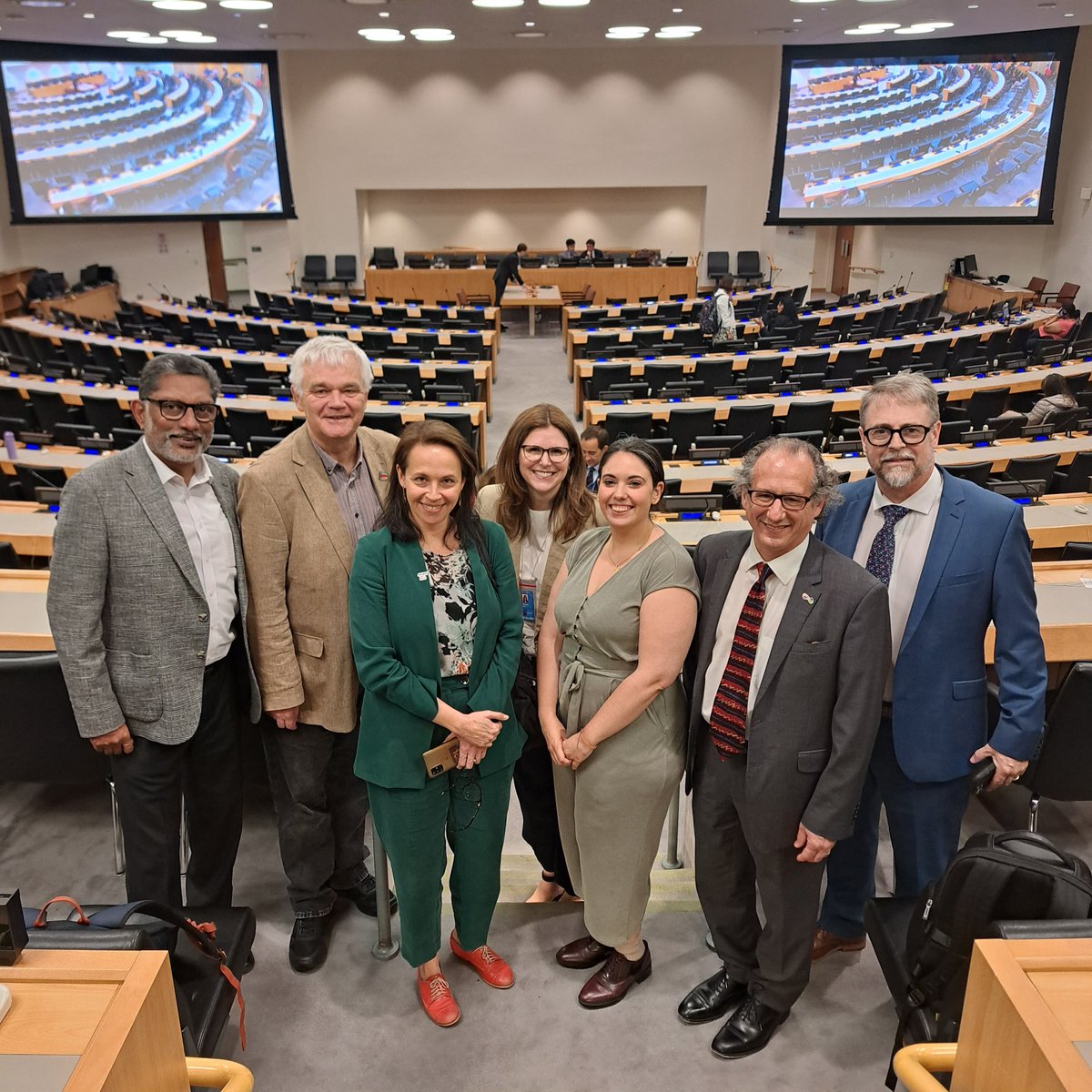 HelpAgeLA's tweet photo. ¡Grandes noticias! El #OEWG adoptó por consenso recomendaciones para un instrumento legal sobre los derechos de las personas mayores. ¡Una convención de la ONU podría estar cerca! La propuesta va a la Asamblea General en septiembre. 🎉 

#DerechosHumanos #PersonasMayores #HelpAge https://t.co/XOVpTuhzxn