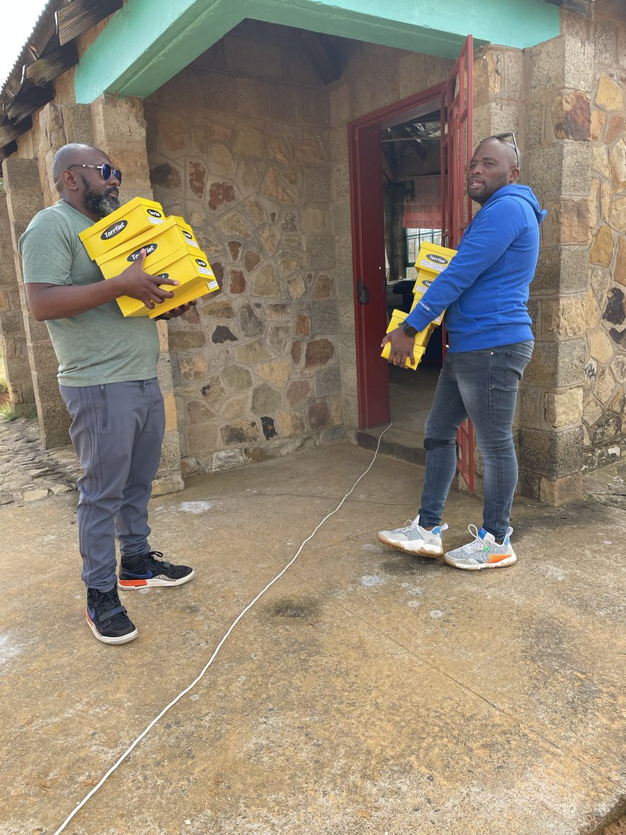 BagwellReloaded's tweet photo. Final Preps for #Comradesmarathon2024 supporters. #RunWithTbag4Charity #Runningspaces #RunforCharity. Please follow @run4charity_ https://t.co/po5RQj58iv