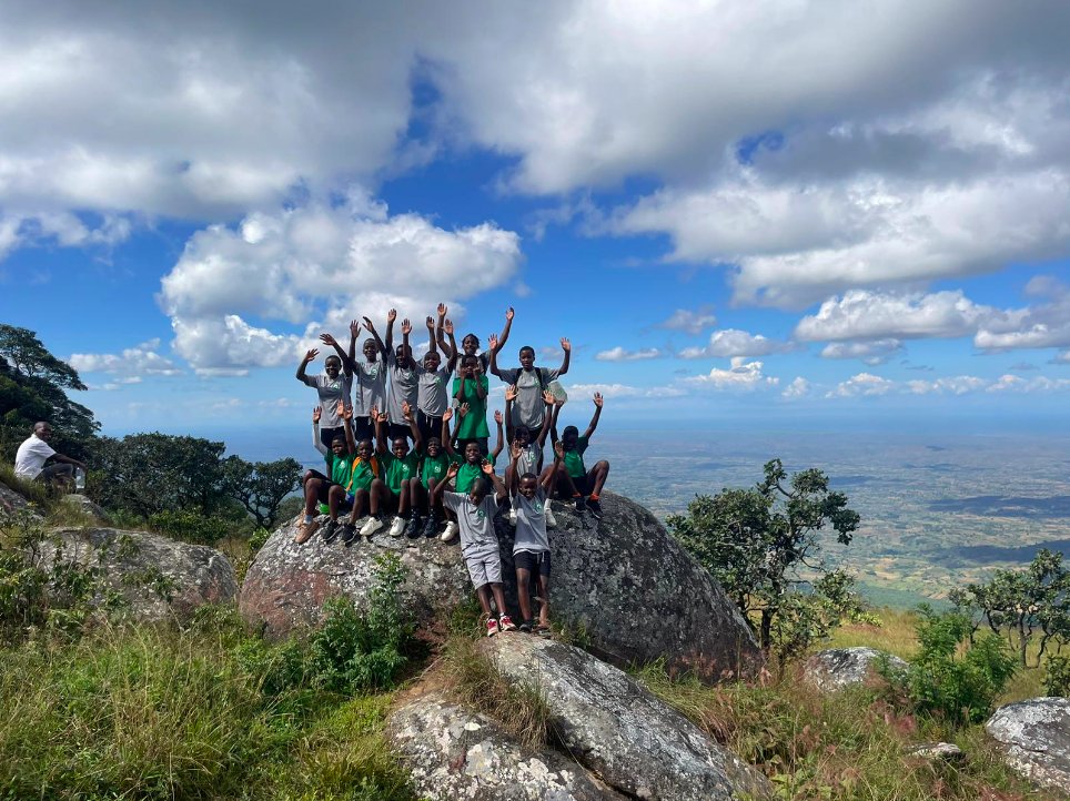 Hands up if you love hiking 🙋‍♂️

Malawi is home to many national parks with plenty of untouched natural beauty 🌄

Ntchisi Park is one of many 🏔

#risetothetop